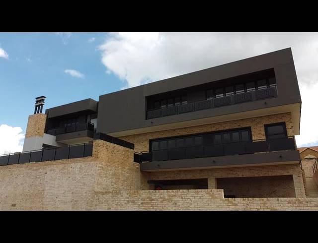 5 BEDROOM HOUSE FOR SALE IN NOORDHEUWEL